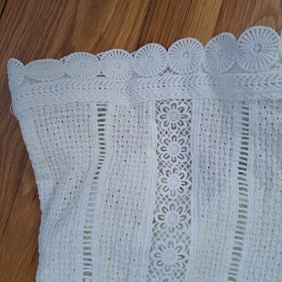 J.O.A. LA Women's Small White Eyelet Romper Shorts Embroidered Cut Out Back - Picture 5 of 12